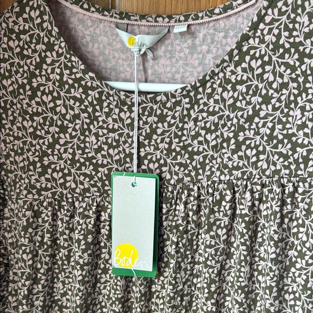 Boden Green and White Pleated Sundress with Flutter Sleeves - Picture 3 of 3